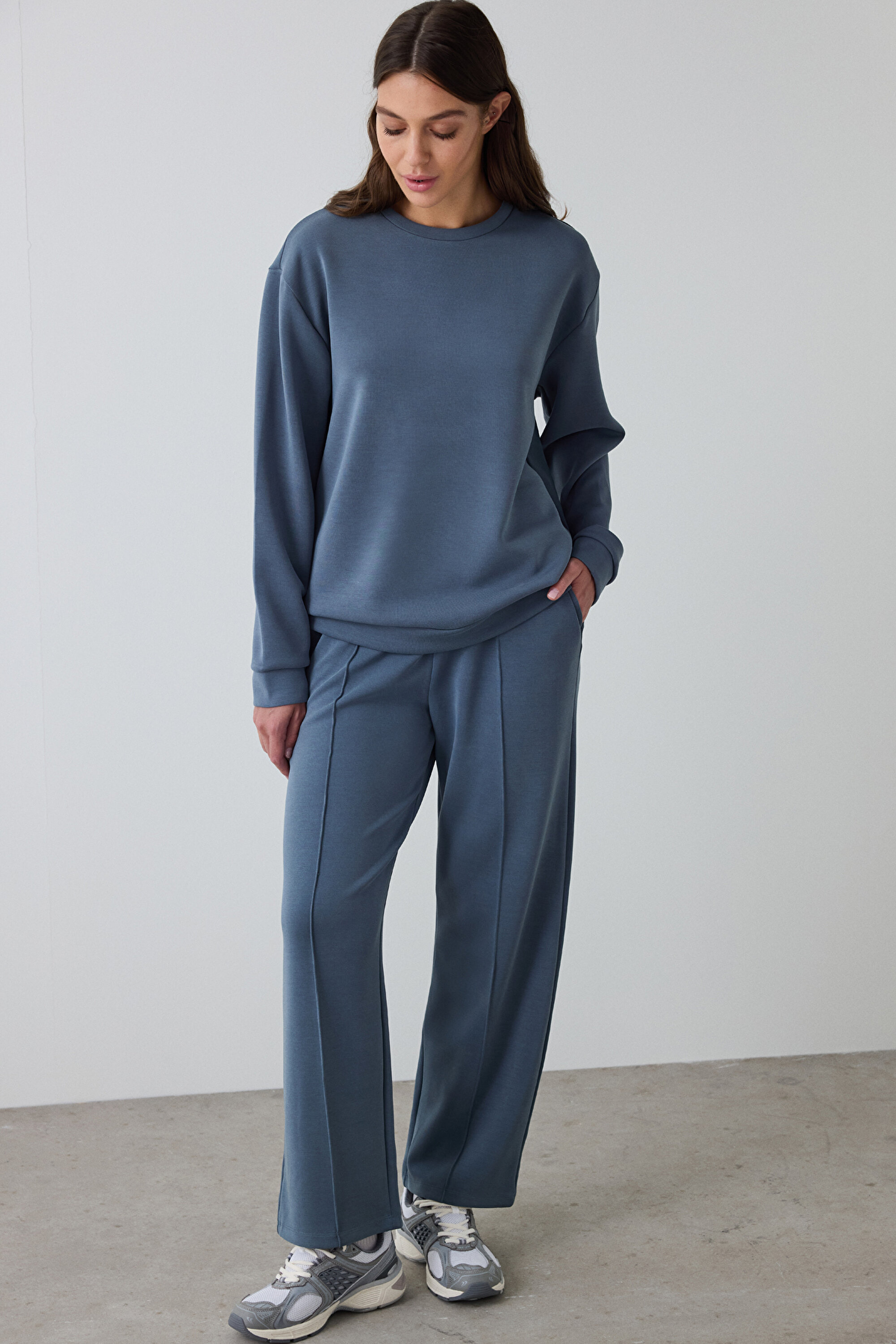 Koyu Gri Bisiklet Yaka Oversize Kısa Modal Sweatshirt PH1QXI6125SK