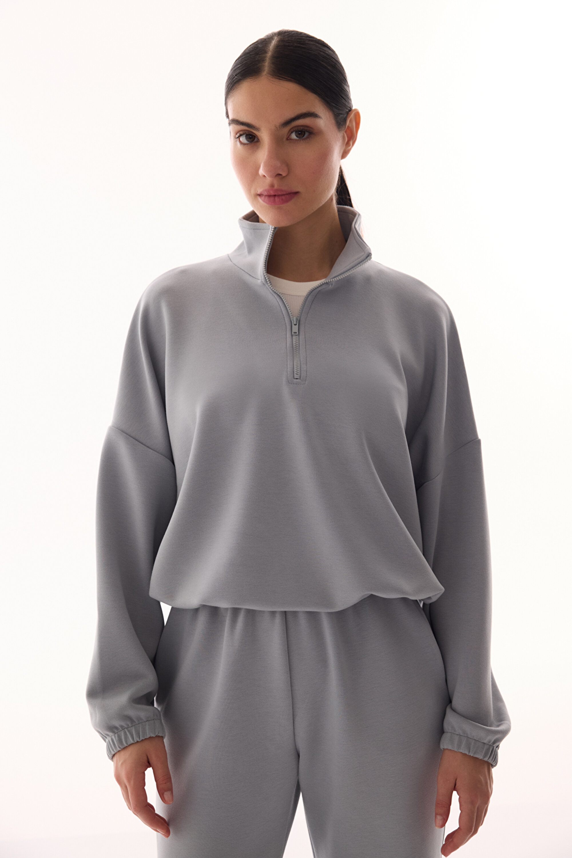 Gri Silky Touch Dik Yaka Fermuarlı Crop Sweatshirt PH9SVC7V26IY