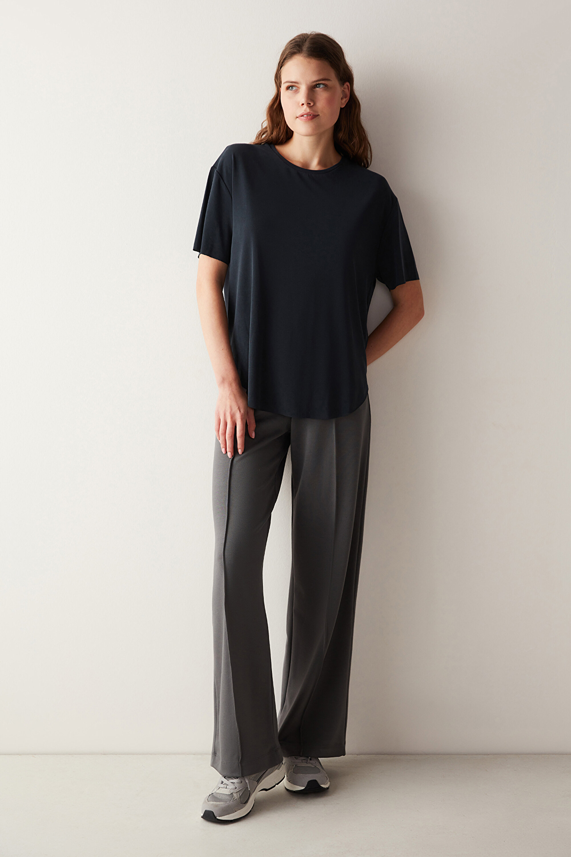 Siyah Bisiklet Yaka Loose Fit Modal T-Shirt PHDK4S9I23SK-BK3