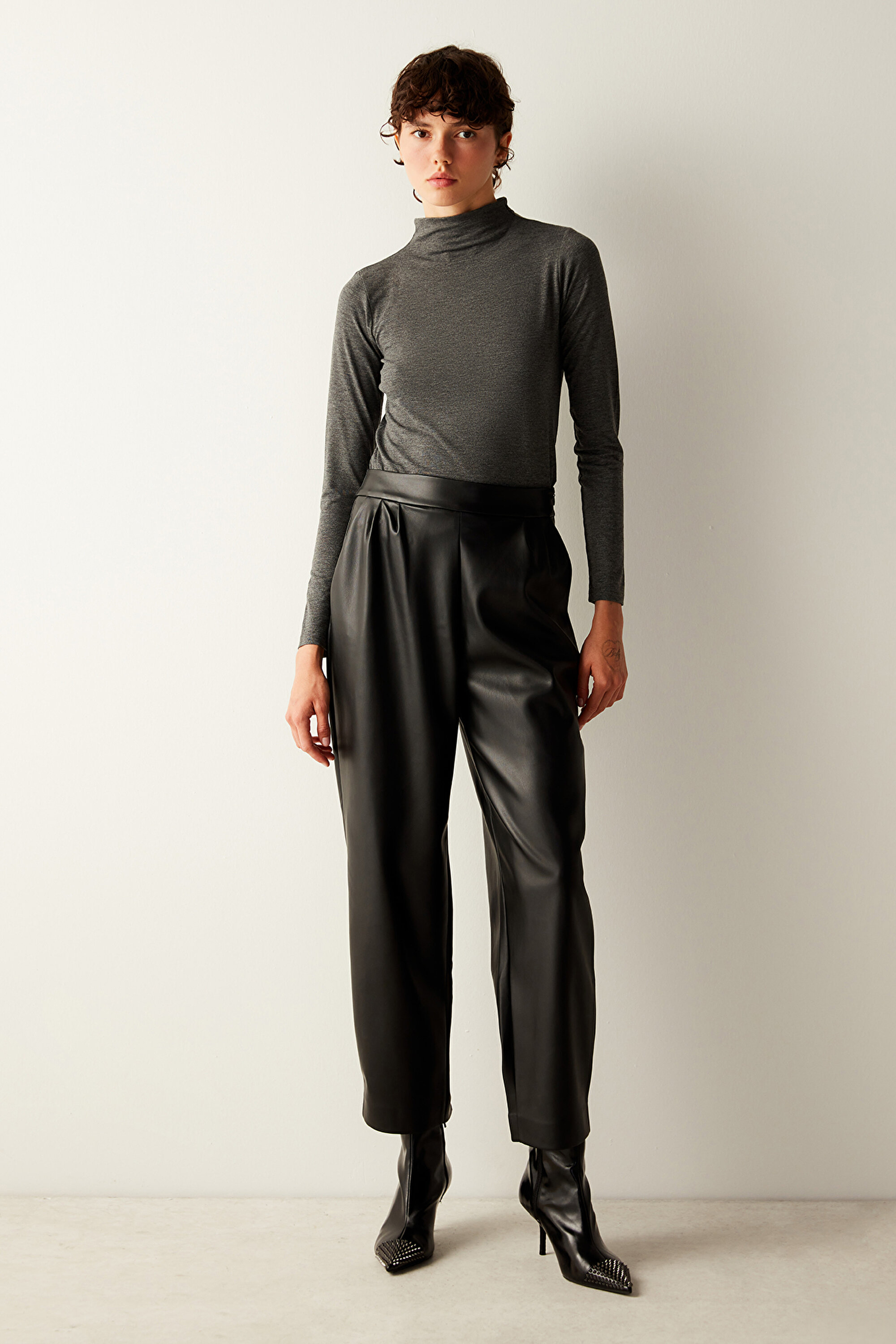 Herlipto♡Pintuck Bit Pants Suni Deri Siyah Pantolon PHEUTOV423SK-BK3 - Siyah - Penti