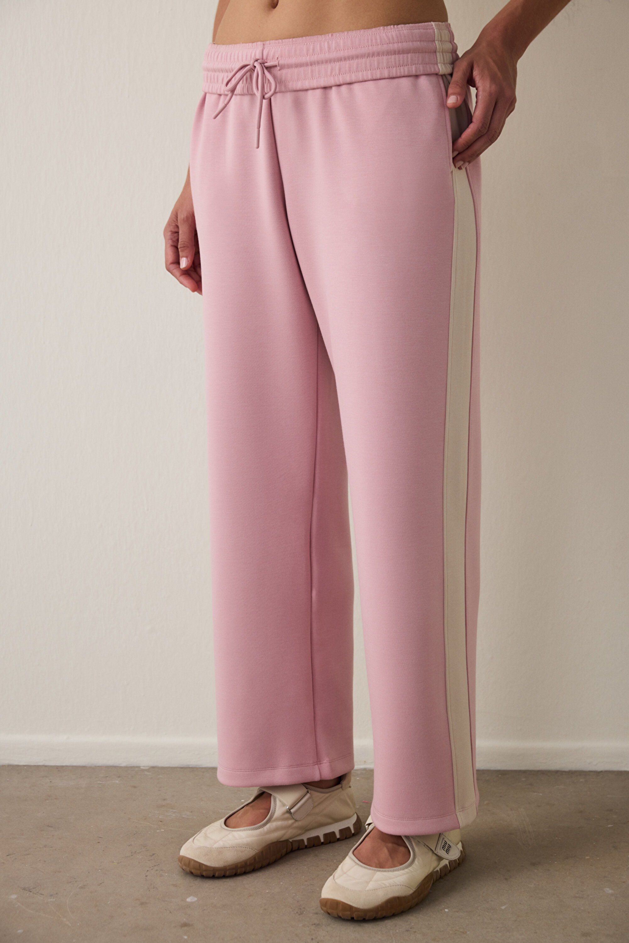 洋楽 SILKY SLIM Lila Silky Feel Normal Bel Parçalı Eşofman Altı PHJGVO4B25SK-LA37