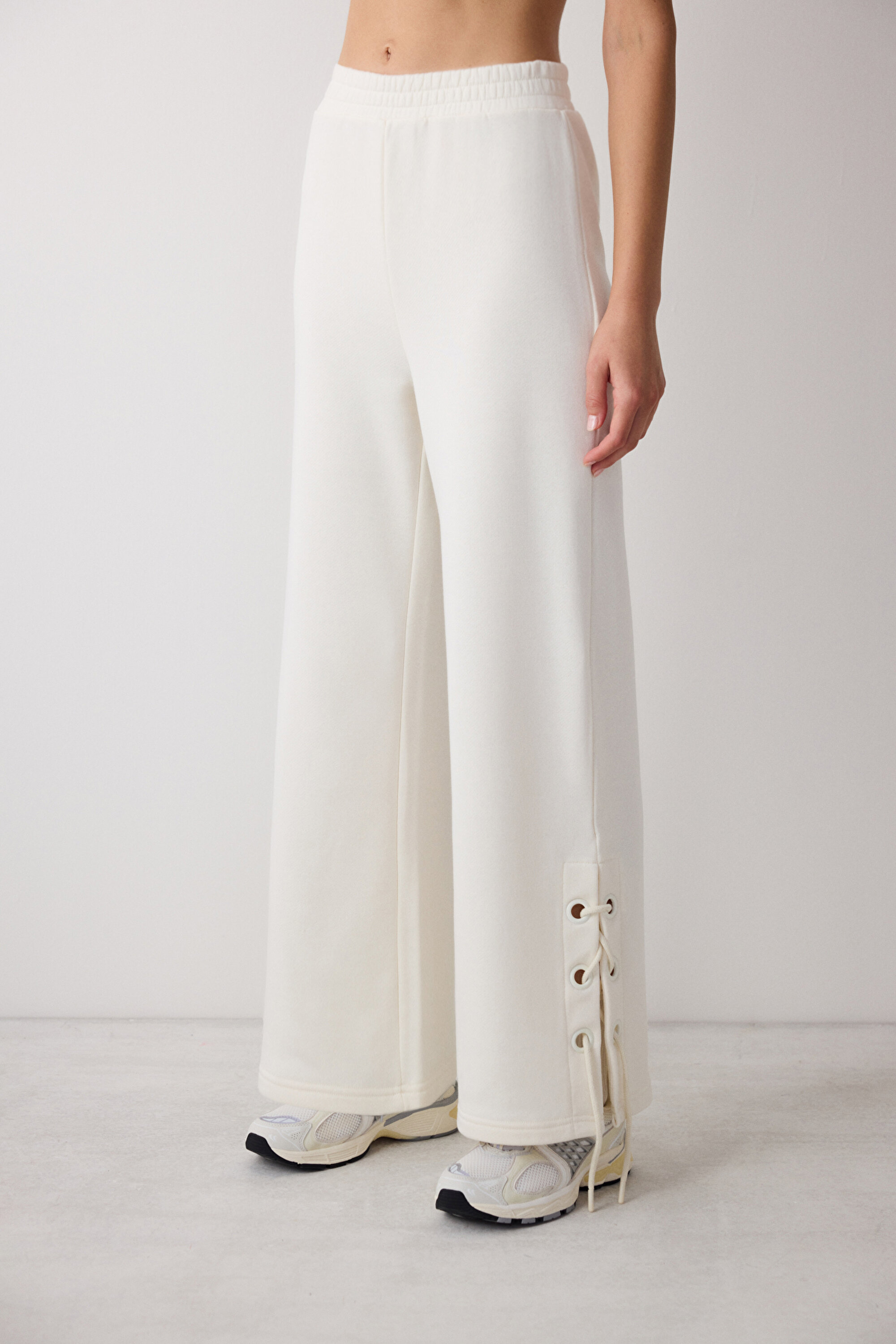 Eaphi PATCHWORKPANTS ホワイト 26SS PHQ1XI3J24SK-WT8_front.jpg
