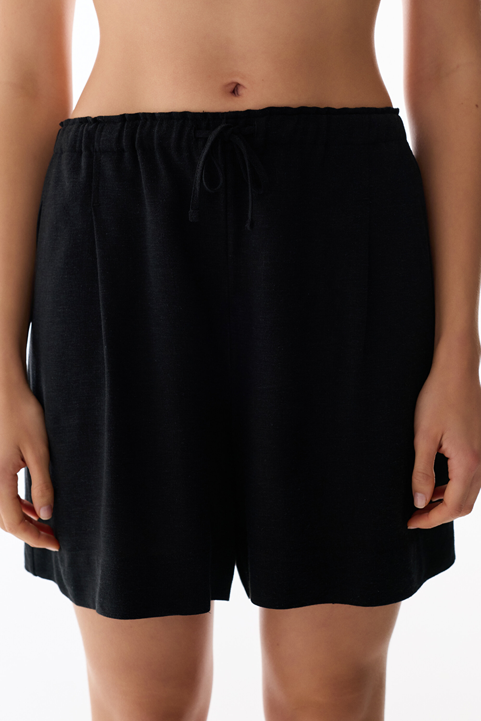 Black Pleated Detailed Shorts PHVE3KM226IY-BK3 - SIYAH - Penti