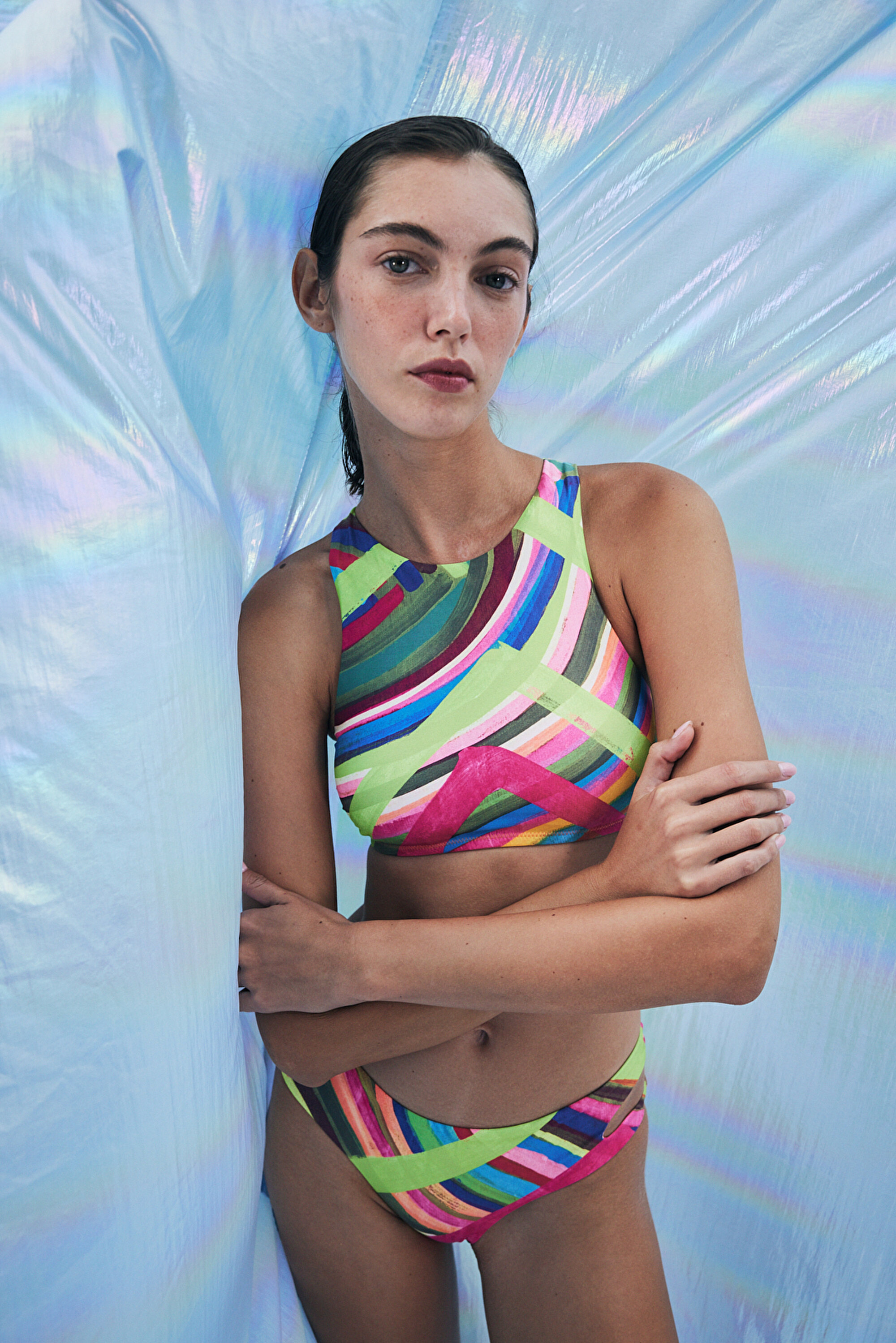 Erotik qizlar mashinada fon rasmi