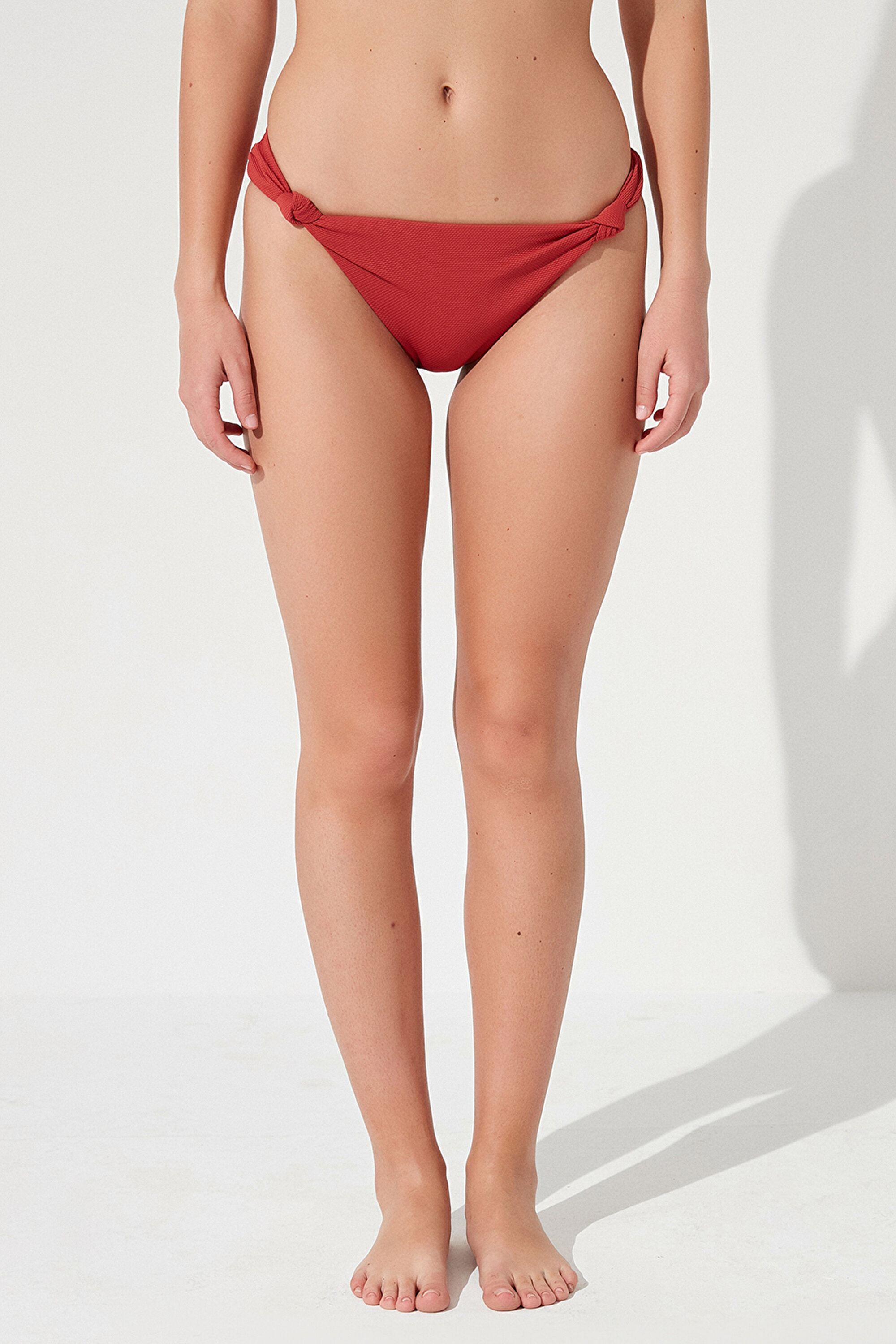 CLAUDIA SIDE BOTTOM, 34, RG17 TARCIN