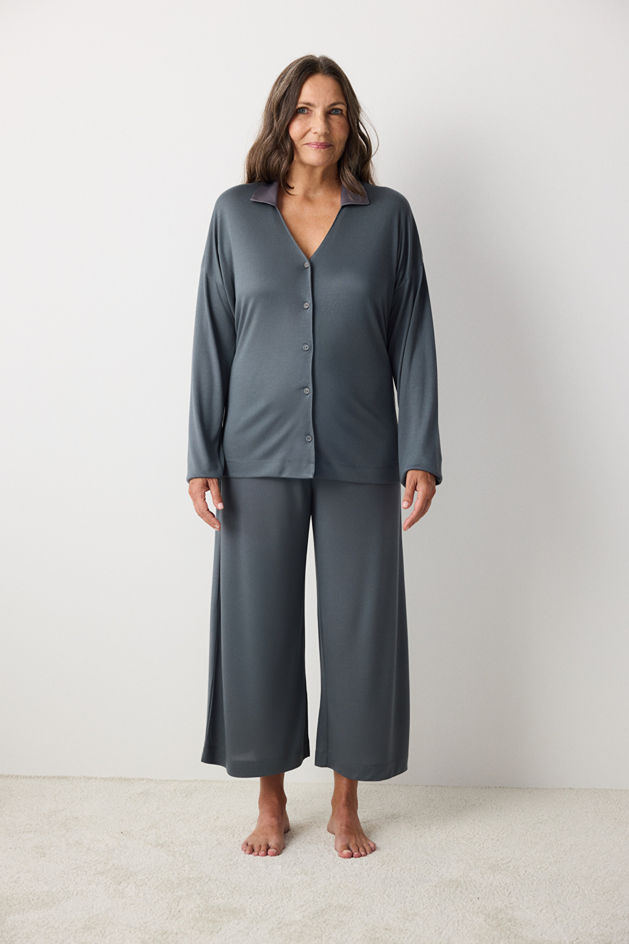 Penti Aging Collagen Gri Gömlek Kapri Pijama Takımı PN5V8XOV24SK