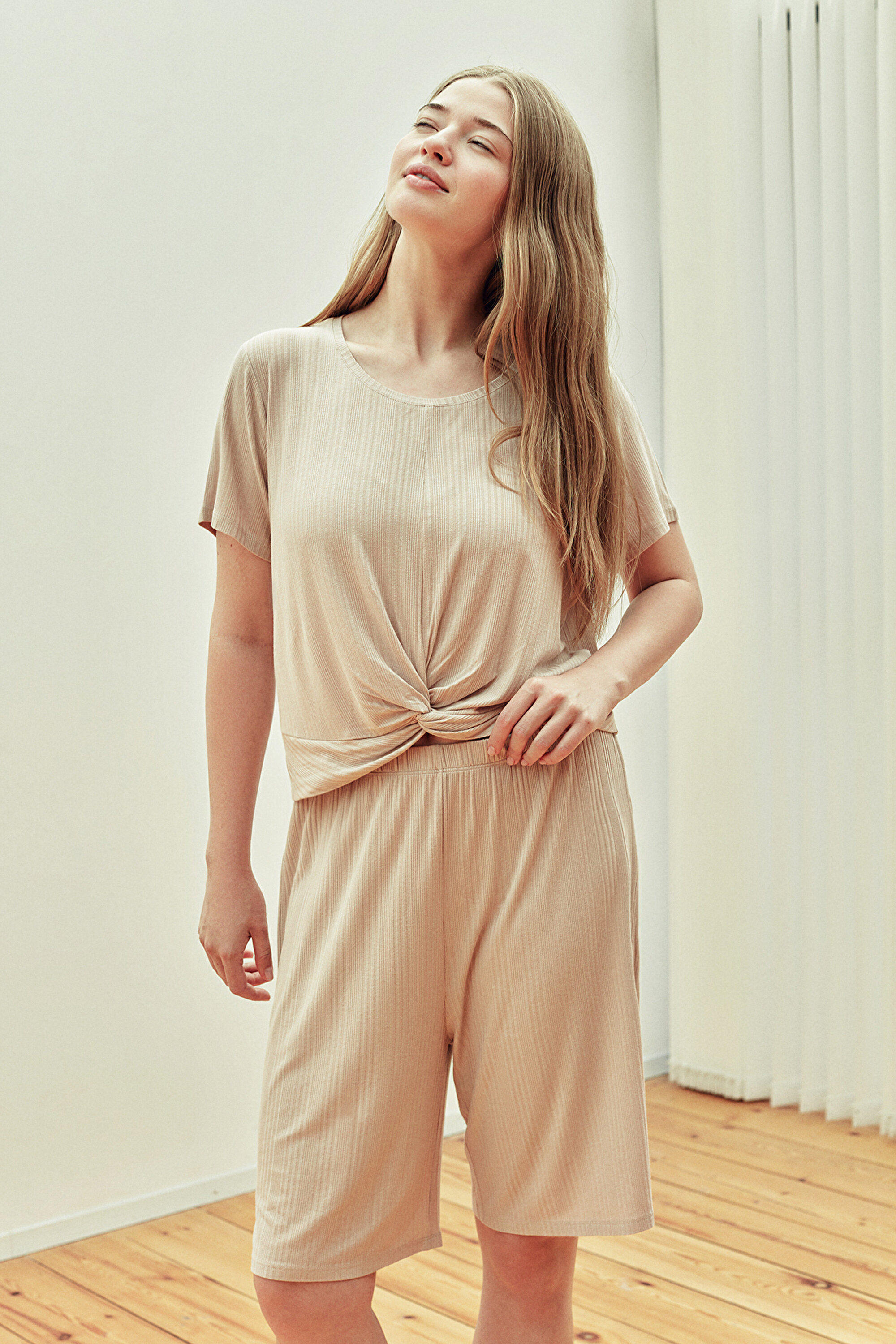 LATTE RIB KNOT SS T-SHIRT, L, LTT LATTE