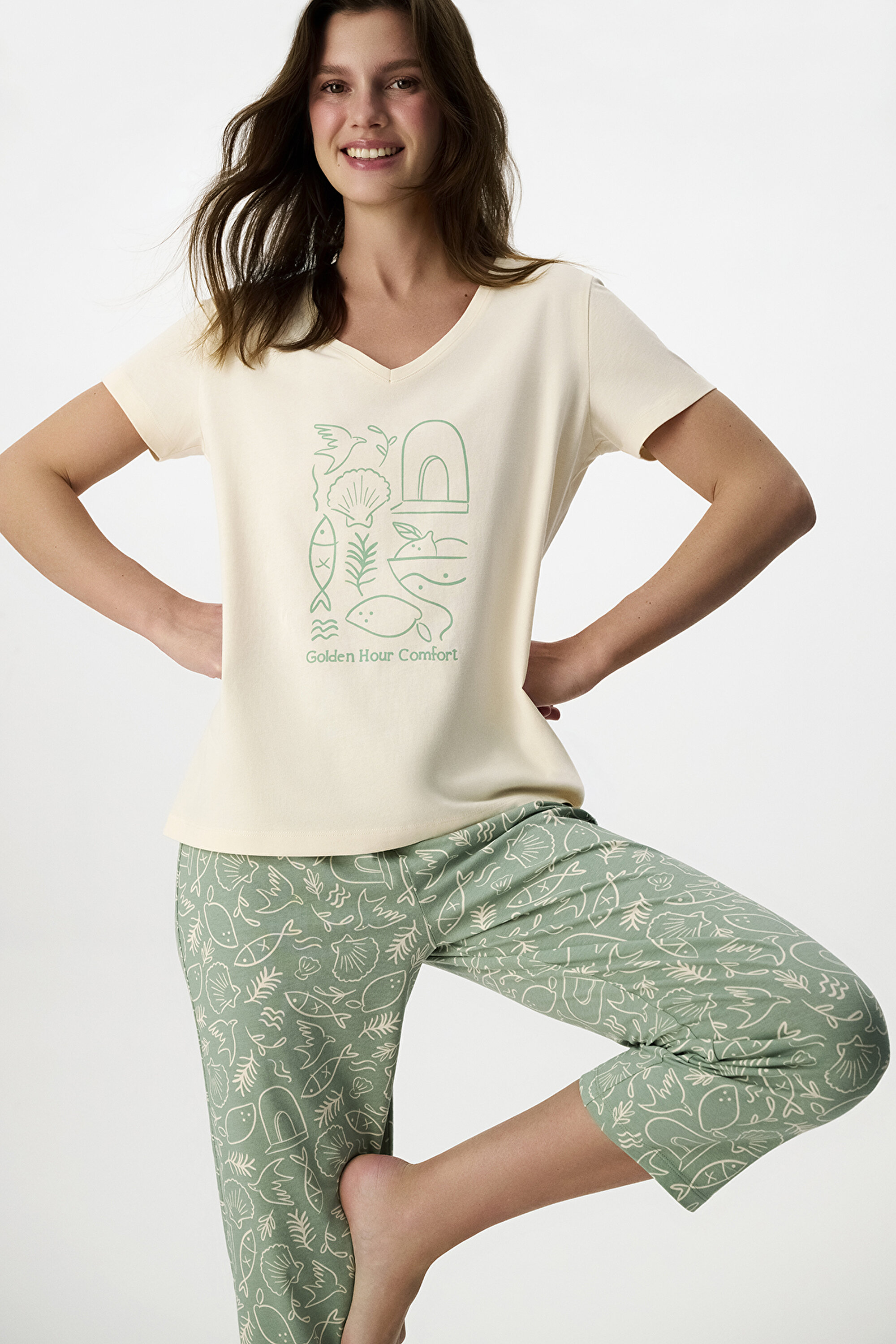Green Golden Hour Seashell Patterned Short-Sleeve Capri Trousers