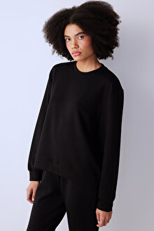 Siyah Bisiklet Yaka Silky Touch Sweatshirt