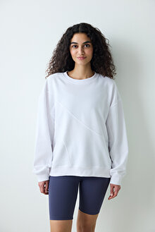 Beyaz Kavisli Dikişli Rahat Kesim Sweatshirt_1