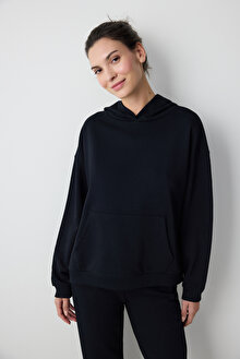 Siyah Bol Kesim Kapüşonlu Hoodie