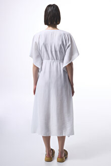 Beyaz Çiçekli Bağlama Detaylı  Kimono_1
