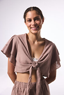Bej Peek Crinkle Crop Top Gömlek