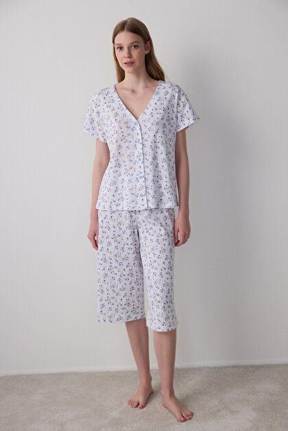 Optik Beyaz Lilah Ajurlu Çiçekli V Yaka Pointel Pamuklu Kısa Kollu Kapri Pijama Takımı