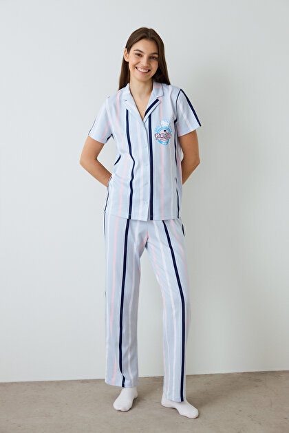 Açık Mavi Sanrio Pamuklu  Çizgili Gömlek Yaka Kısa Kollu Pijama Takımı