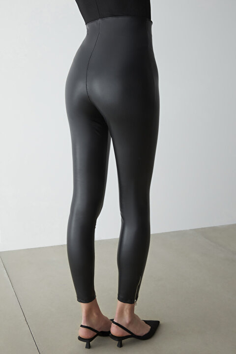 Black Leather Look Chic Thermal Legging - 3