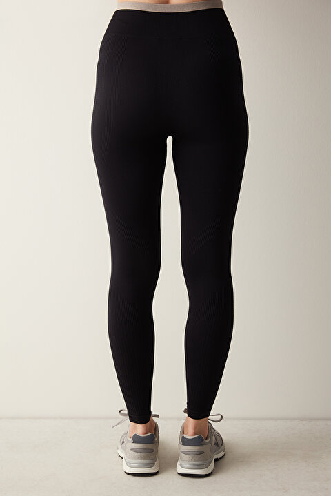 Yalangoch kokrak uchlari ichida nima bor Rus guruhi porno orgiyalarini tomosha qiling