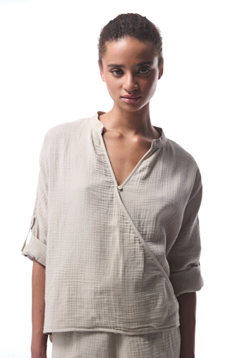 Onlayn porno video yalangoch Emi Adams