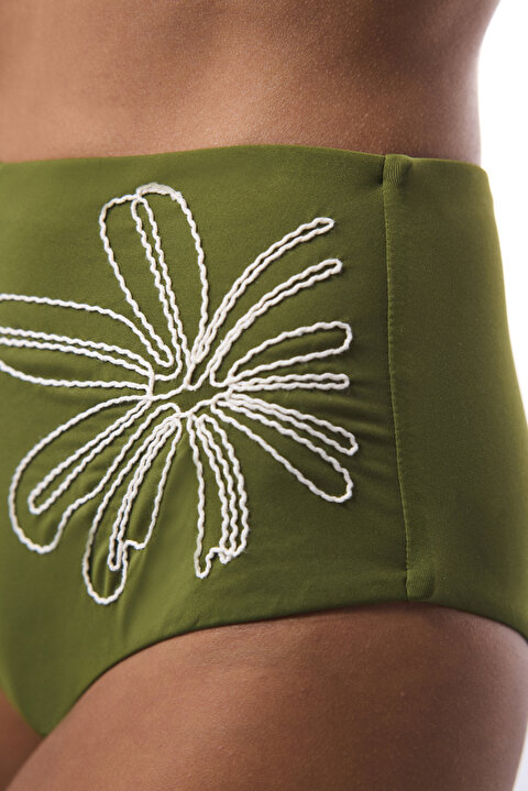 Kır Yeşili Nakışlı Bikini Altı - 4