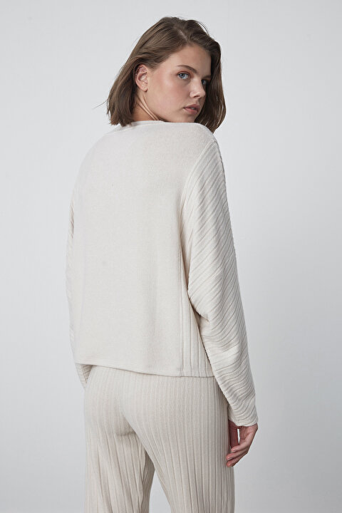 Time To Chill Sweatshirt - 4