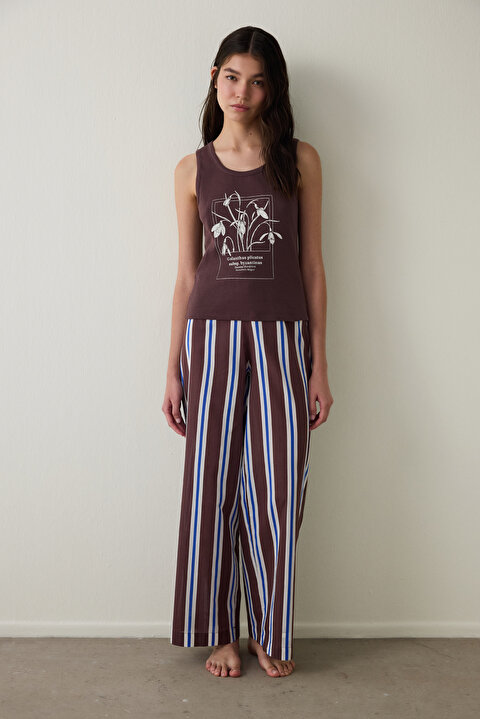 Kahverengi Istanbul Kardeleni Çizgili Bisiklet Yaka Askılı Pamuklu Pijama Takımı - Inspired by Flora PN4CDS5W25SK-BN83 - Penti