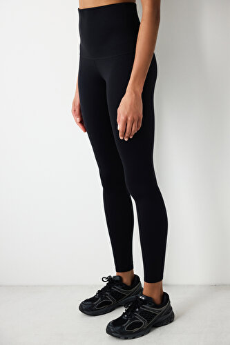 Porno qaynota kelinini sikdi