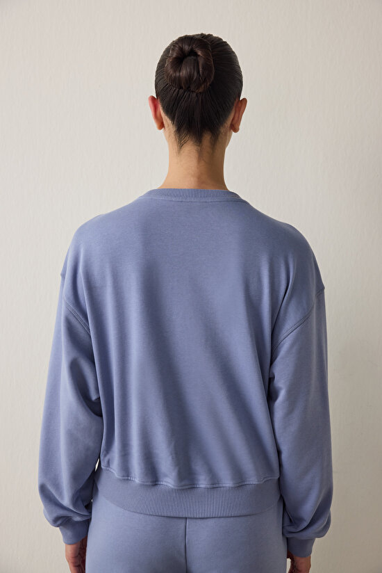 Indigo Curvy Edge Crew Neck Oversize Crop Sweatshirt - 5