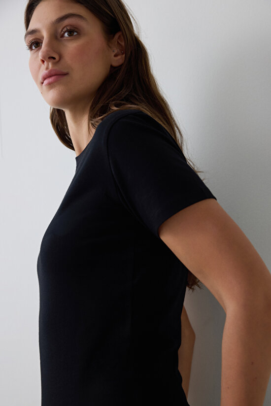 Basic Slim Fit T-Shirt Basic Slim Fit T-Shirt - 4