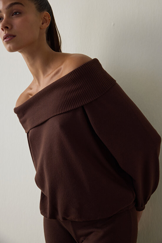 Kahverengi Uzun Kollu Rahat Kesim Kayık Yaka Üst - 3