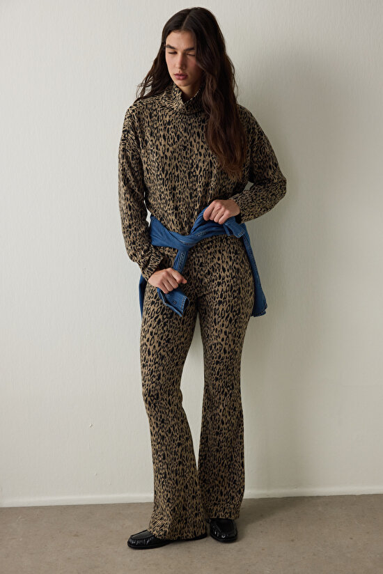 Leopard Patterned High Waisted Bell-bottomed Trousers Leopard Patterned High Waisted Bell-bottomed Trousers - 4