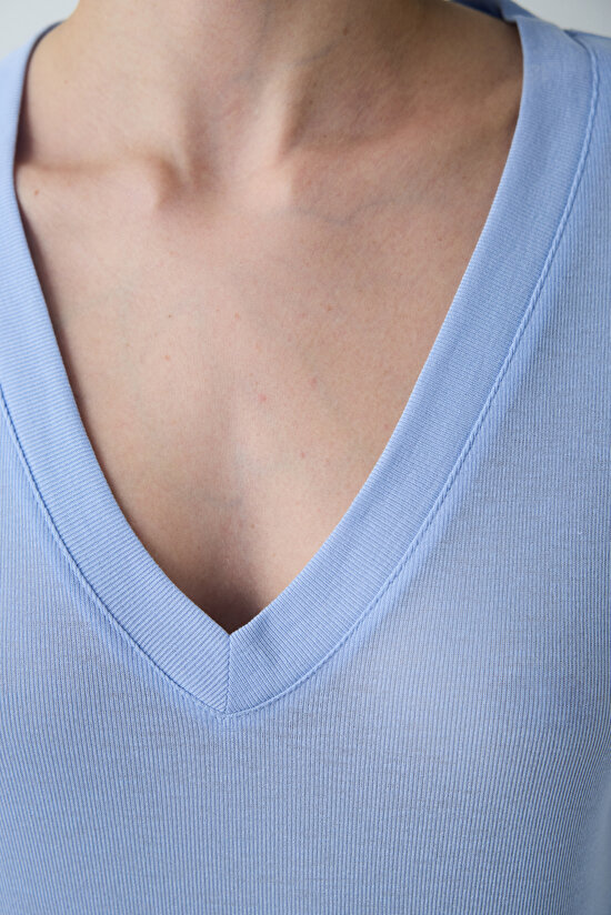Açık Mavi V Yaka Loose Tişört - 3