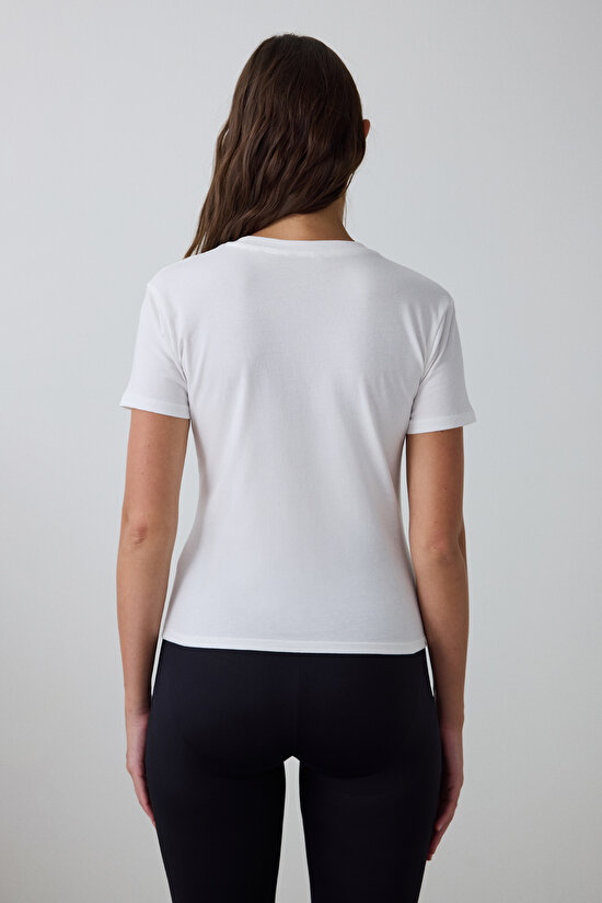 Beyaz Bisiklet Yaka Basic Dar Kesim Tişört - 6