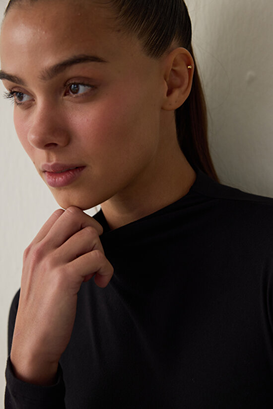 Siyah Yarım Balıkçı Yaka Uzun Kollu Bodysuit - 4