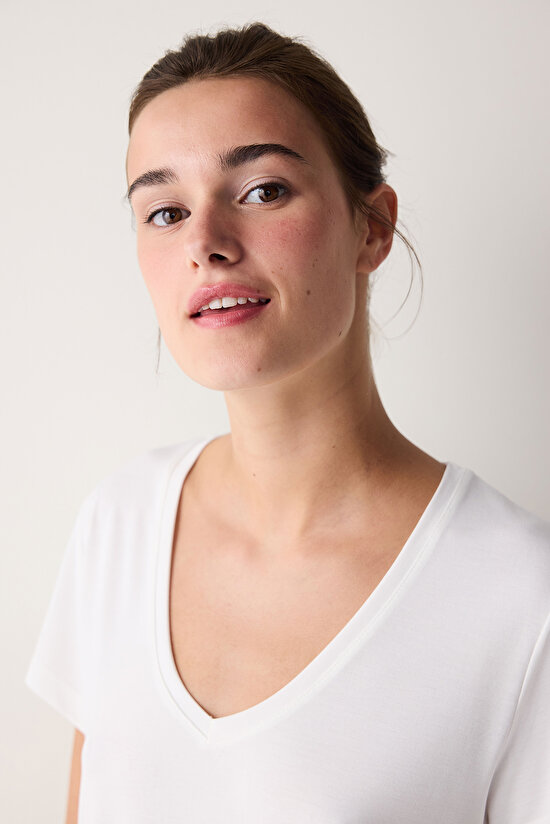 Beyaz V Yaka Regular Fit Modal Tişört - 3