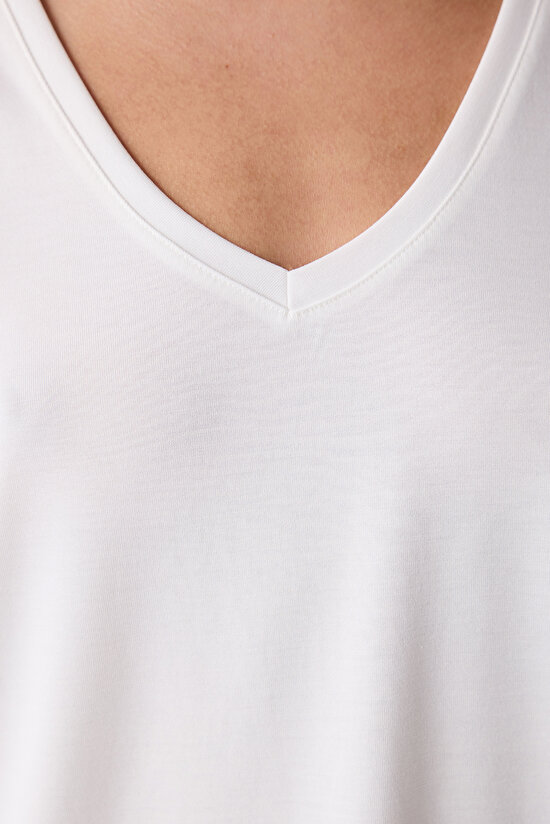 Beyaz V Yaka Regular Fit Modal Tişört - 4