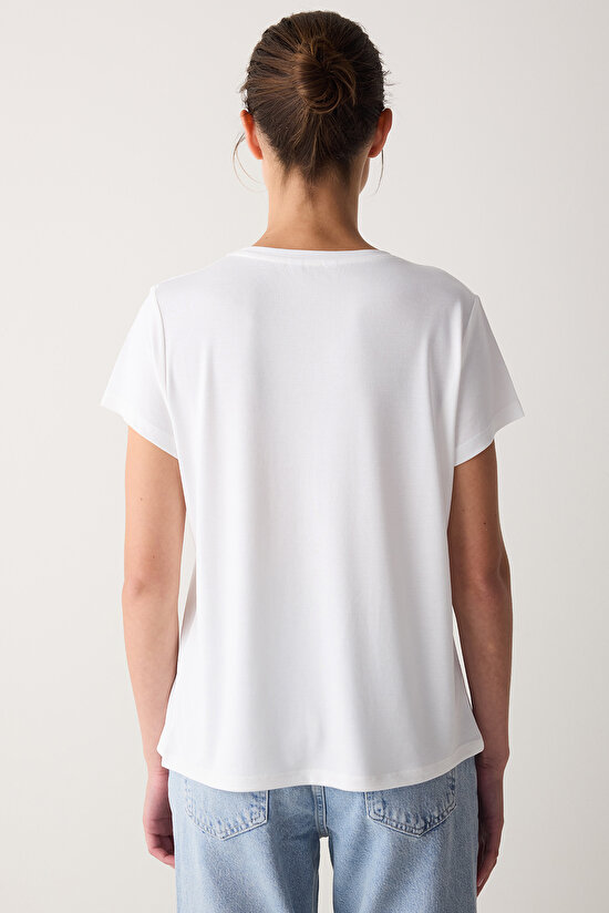 Beyaz V Yaka Regular Fit Modal Tişört - 5