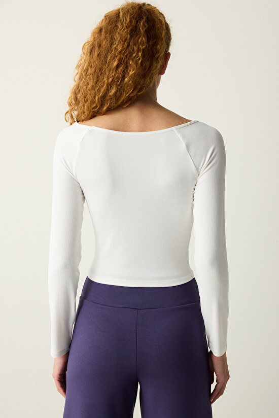 Beyaz Geniş Yaka Ribli Uzun Kollu Üst - 5