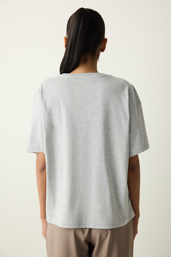 Gri Bisiklet Yaka Dikiş Detaylı Tişört - 6