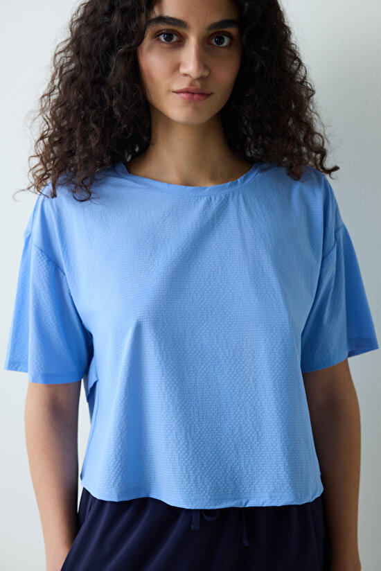 Mavi Sırt Detaylı Tişört - 3