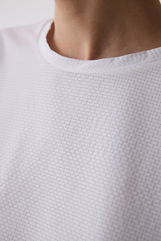 Beyaz Sırt Detaylı Tişört - 3