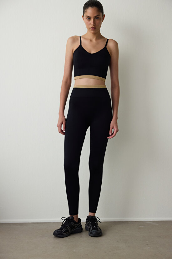 Siyah Dikişsiz Seamless Çapraz Askılı Spor Sütyeni Siyah Dikişsiz Seamless Çapraz Askılı Spor Sütyeni - 3