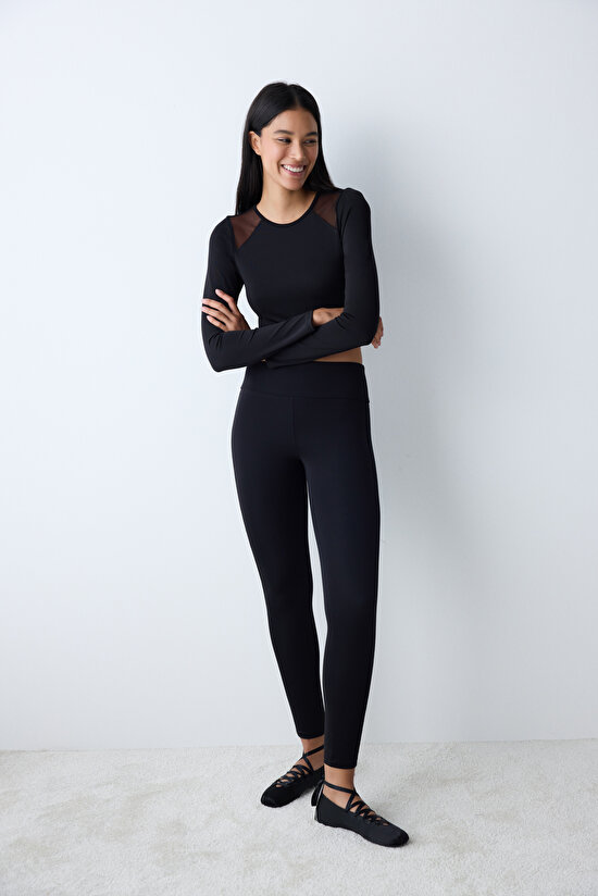 Siyah Tül Detaylı Uzun Kollu Üst - 4