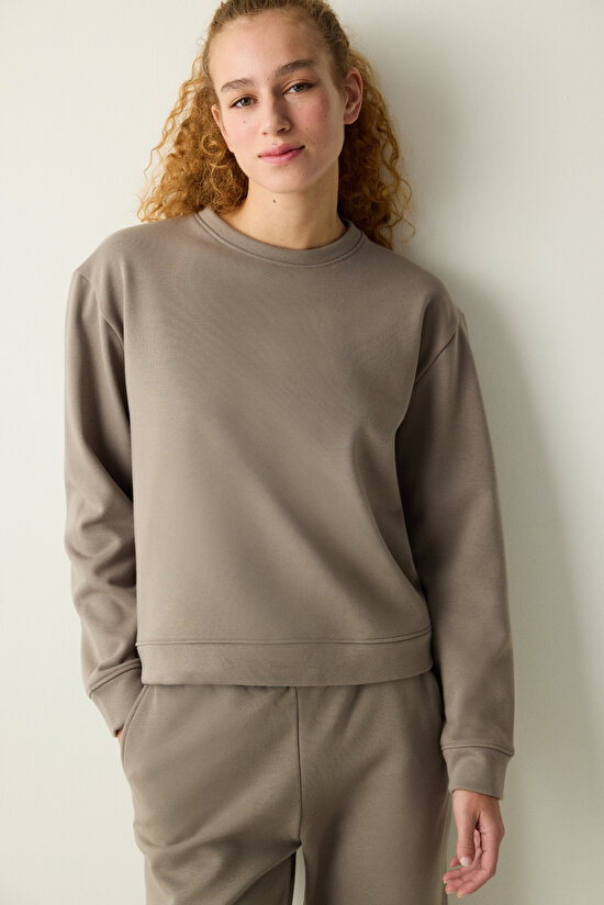 Fluffy Sweatshirt - 3