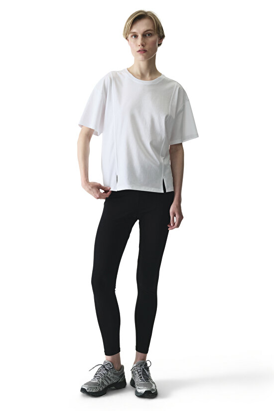 Beyaz Dikiş Detaylı Bisiklet Yaka Pamuklu  Tişört - 1