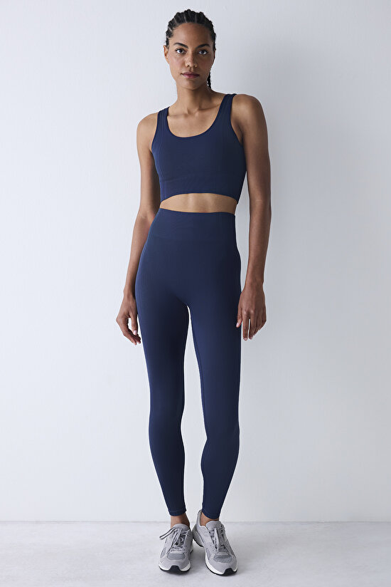 Seamless Line Detail Legging - 3