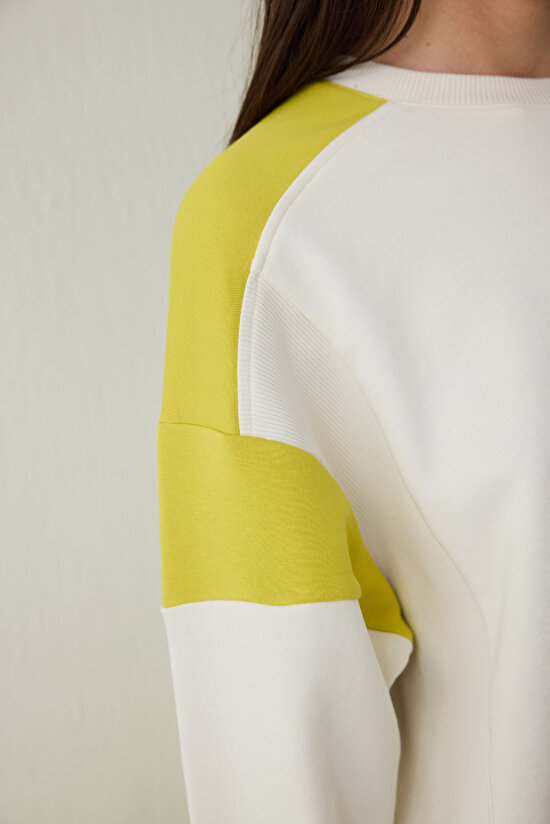 Light Beige Antalya Crocus Crew Neck Floral Printed Sweatshirt - Inspired by Flora - 7