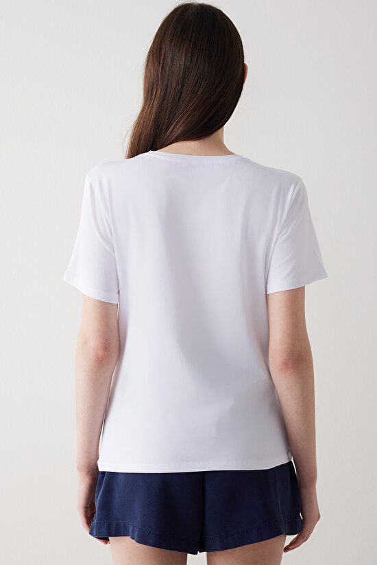 Basic White T-Shirt - 4
