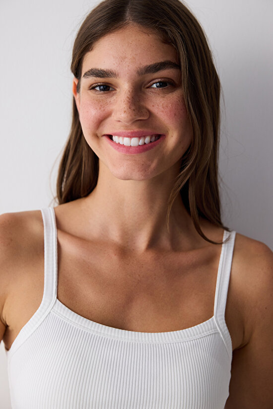 Beyaz CUPsecret Kendinden Pedli Crop Cup Top - 3