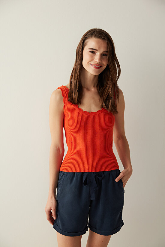 Edge Detailed Tricot Top - 1