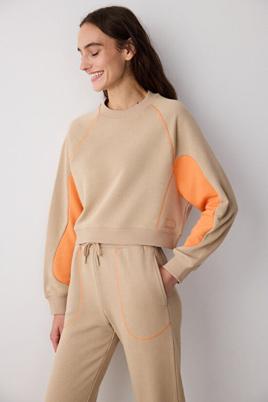 Bej Kol Detaylı Mirella Sweatshirt - Saude Koleksiyonu  Bej Kol Detaylı Mirella Sweatshirt - Saude Koleksiyonu  - 3